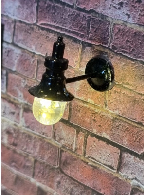 T05 zwarte wandlantaarn